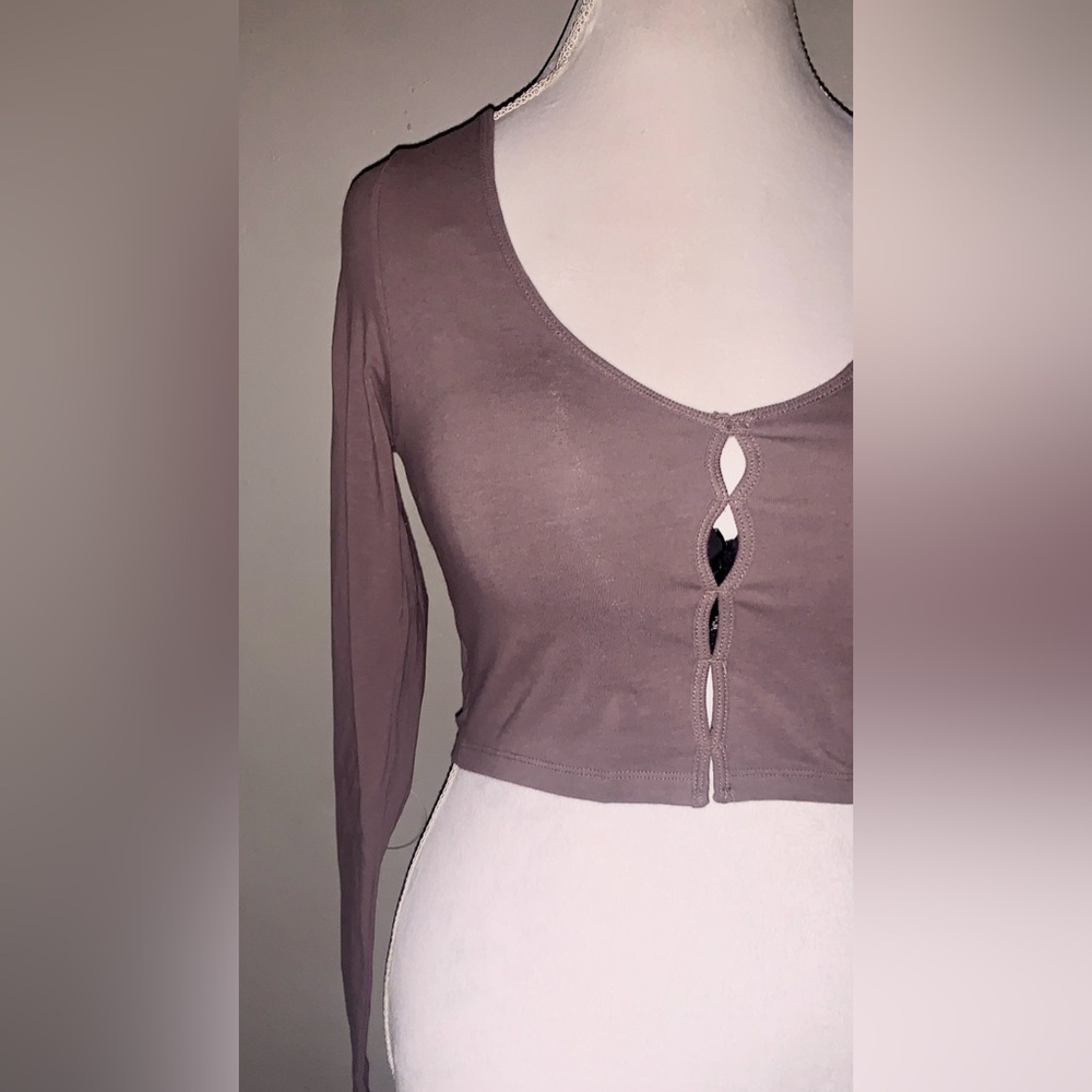 AEROPOSTALE LONG SLEEVE CROP TOP